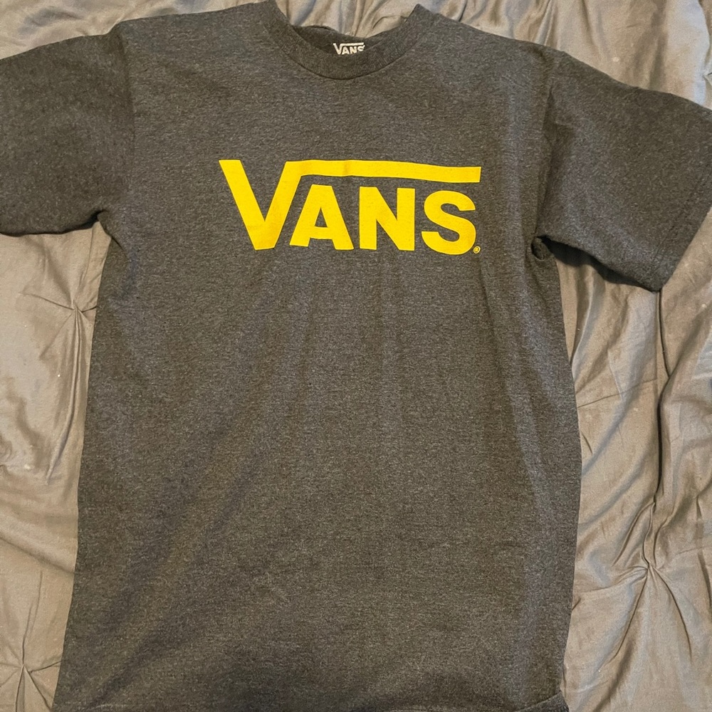 Men’s Vans shirt